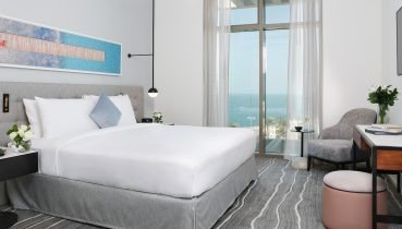 Deluxe King Room with Kitchenette