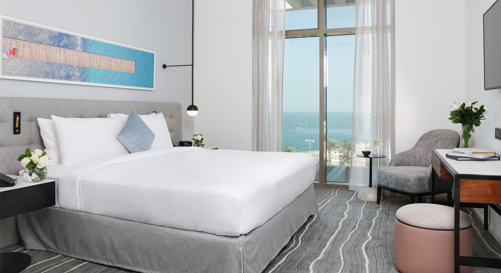 Deluxe King Room with Kitchenette